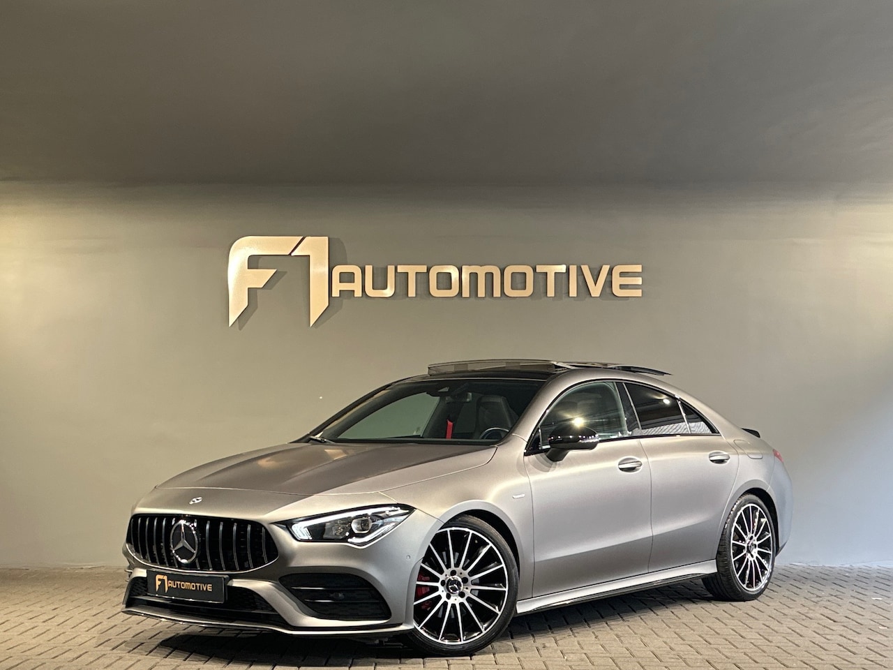 Mercedes-Benz CLA-Klasse - 180 AMG Pano|Magno|Sfeer|CarPlay - AutoWereld.nl
