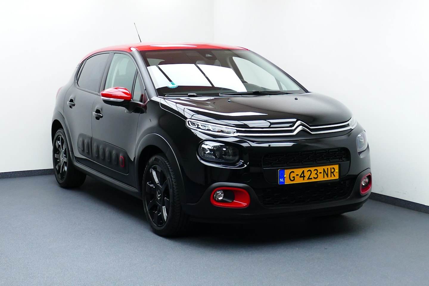 Citroën C3 - 1.2 110pk Vol Automaat S&S Shine. Bi Tone, Navi, Camera, Clima, 17"LMV - AutoWereld.nl