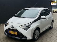 Toyota Aygo - 1.0 VVT-i x-play CAMERA BT DEALER AUTO