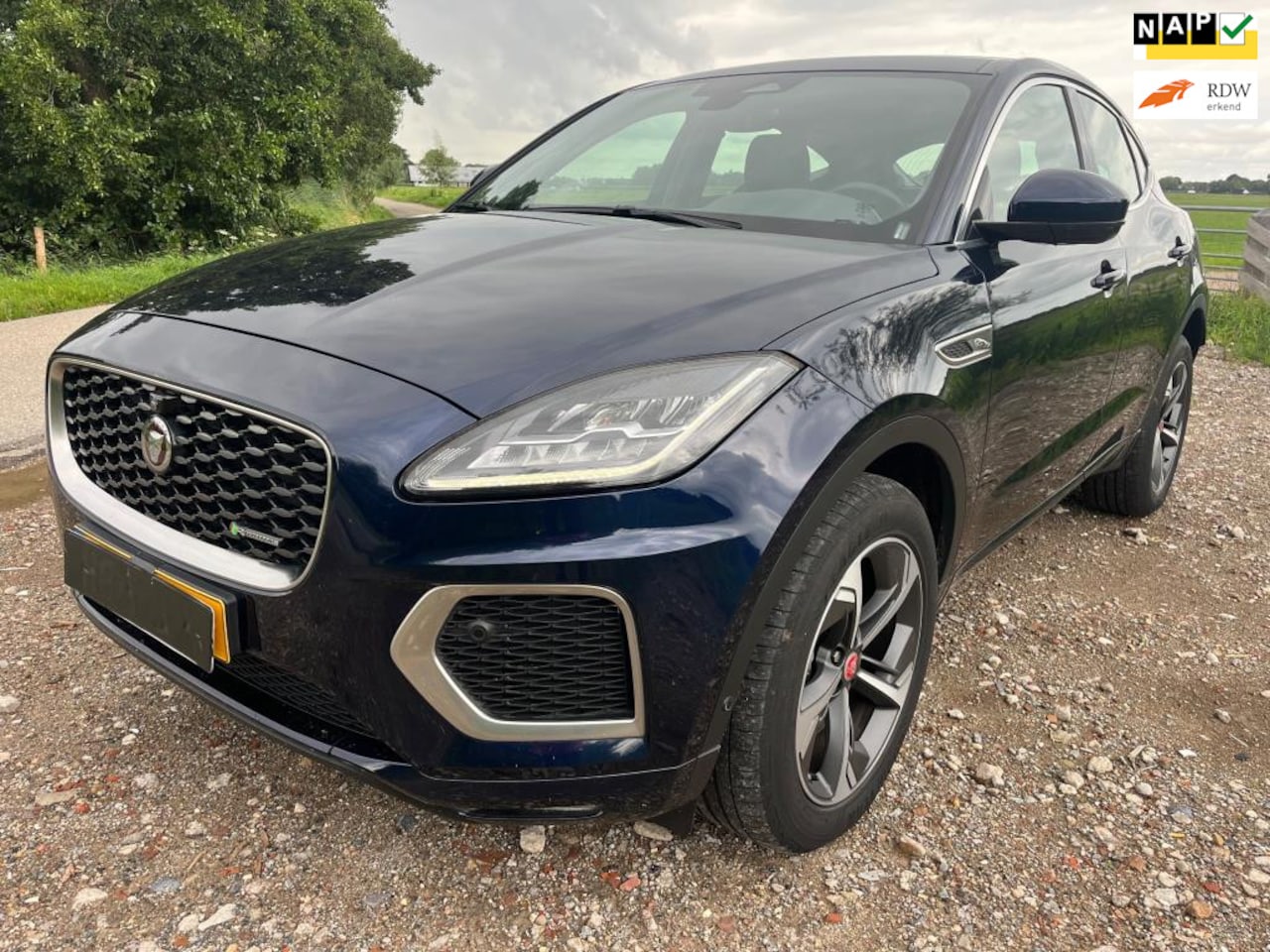 Jaguar E-Pace - 1.5 P300e AWD R-Dynamic HSE - AutoWereld.nl