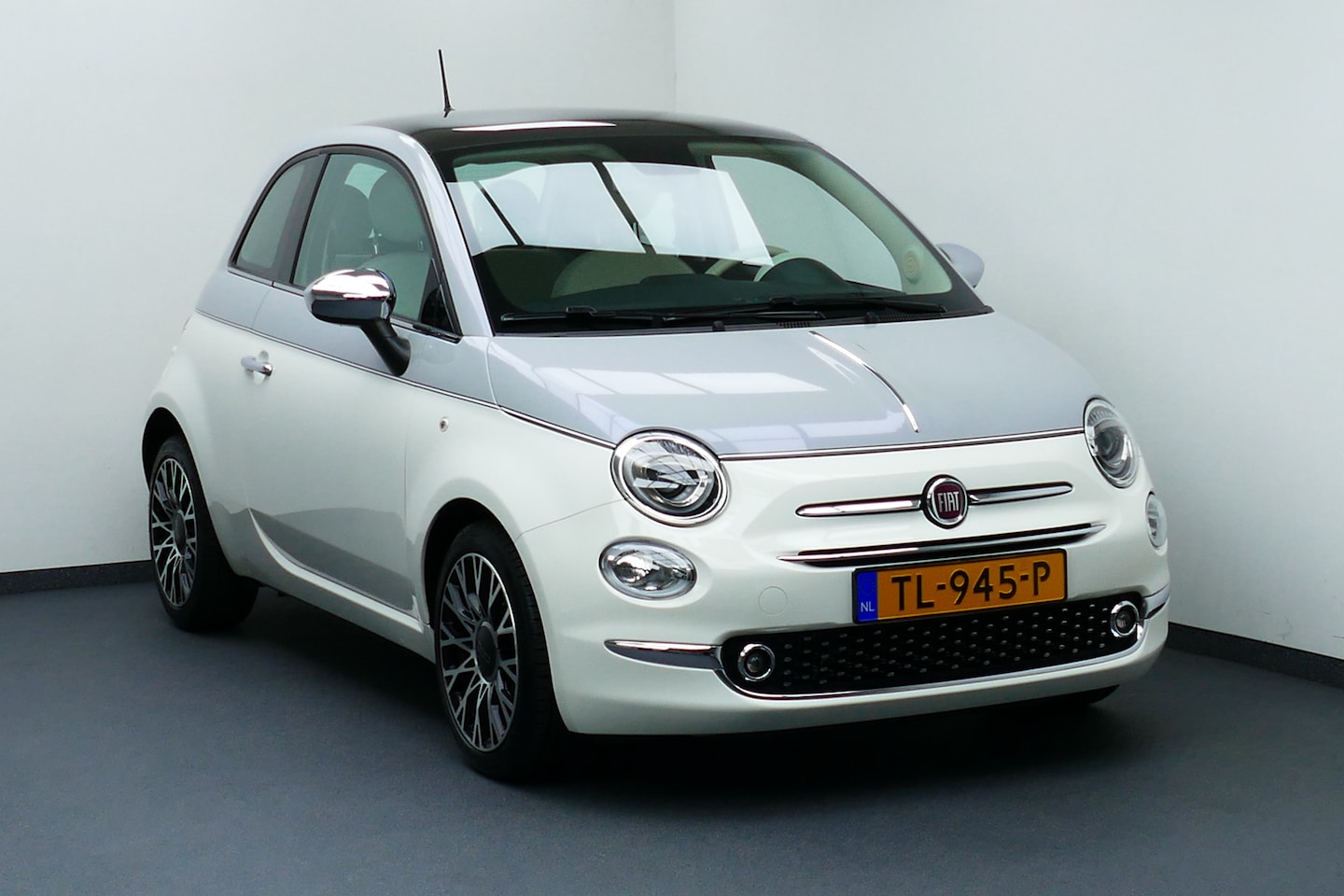 Fiat 500 - 0.9 TwinAir Turbo Collezione Two-Tone. Panodak, Navi, Airco, Cruise, 16"LM Velgen - AutoWereld.nl