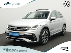 Volkswagen Tiguan - 1.4 TSI 245 pk DSG eHybrid R-Line Business | Panoramadak | Trekhaak | Rondomzicht camera |
