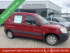 Citroën Berlingo - bestel 1.4i , trekhaak, wordt geleverd met nieuwe APK