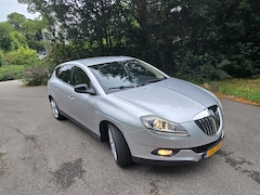 Lancia Delta - 1.8-16V Di Oro 200 pk