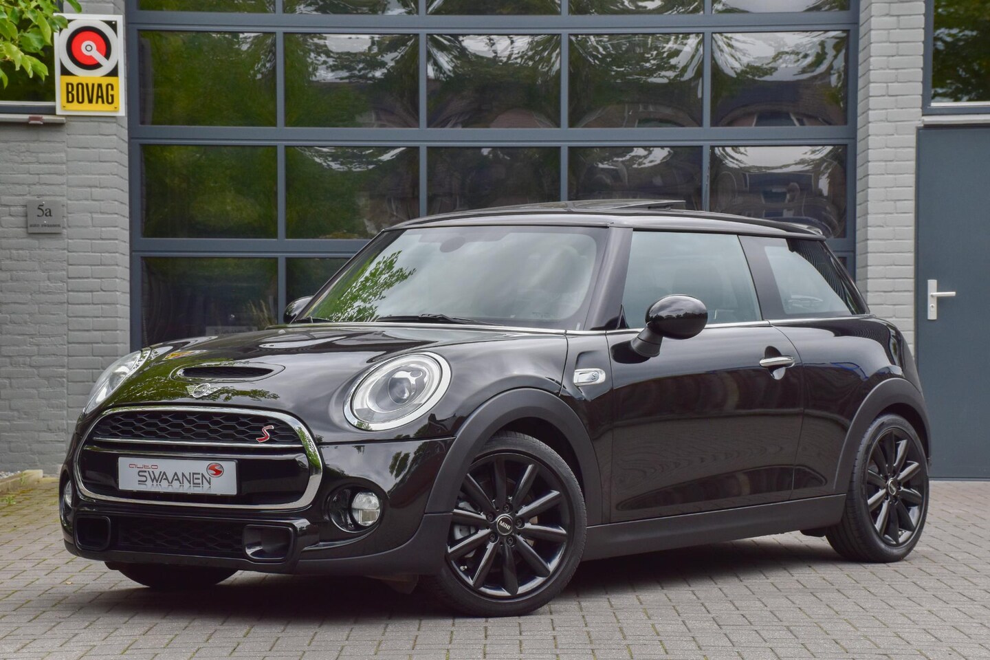 MINI Cooper S - Mini 2.0 Serious Business | Pano | LED - AutoWereld.nl