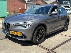Alfa Romeo Stelvio - 2.2d Sprint 2.2 JTD 190 pk Blackline