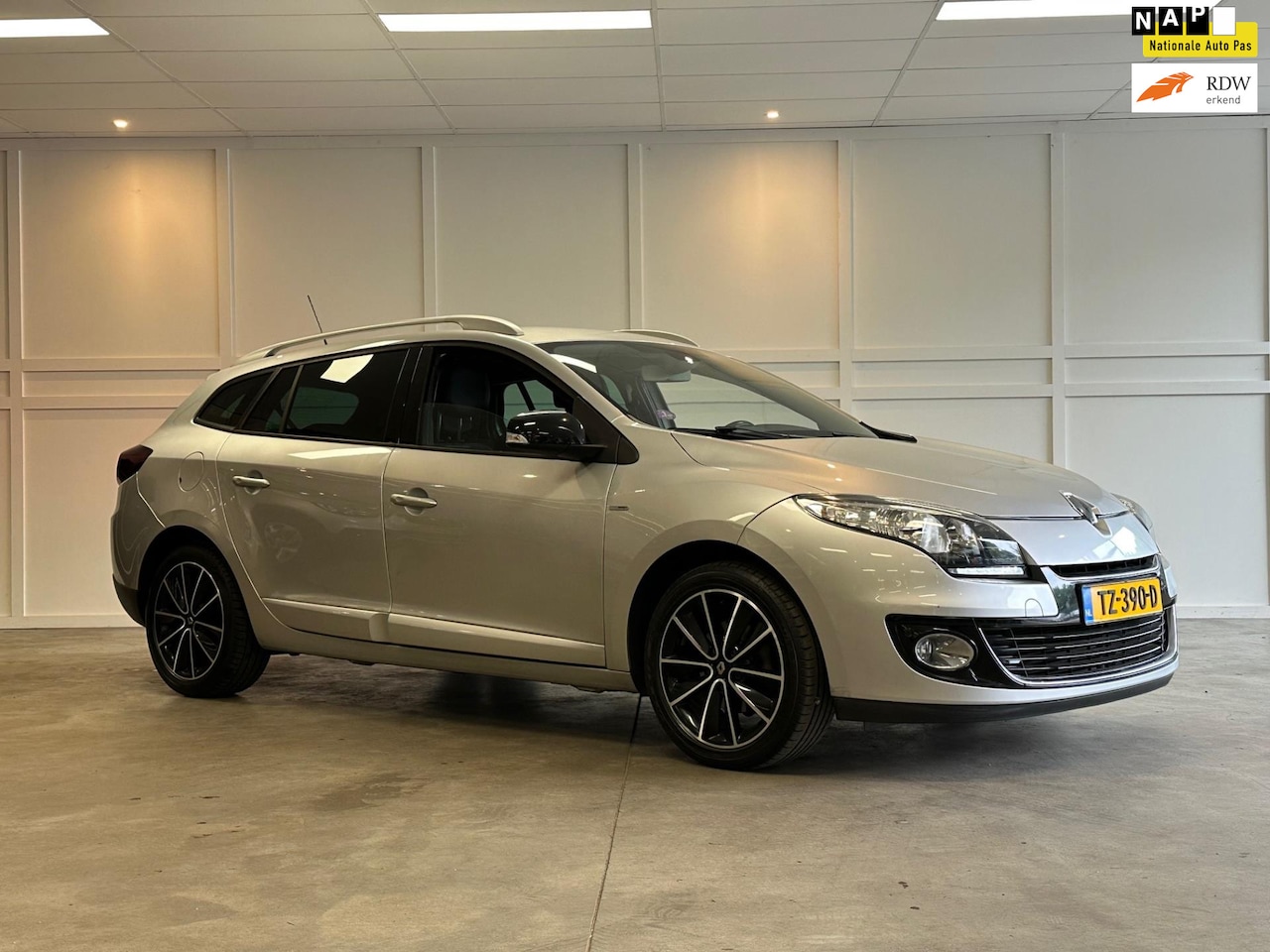 Renault Mégane Estate - 1.4 TCe GT-Line / 2013 / Navi / Cruise - AutoWereld.nl