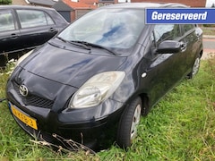 Toyota Yaris - 1.33 Vvt-i MMT 5 Drs. Airco Schade LEZEN