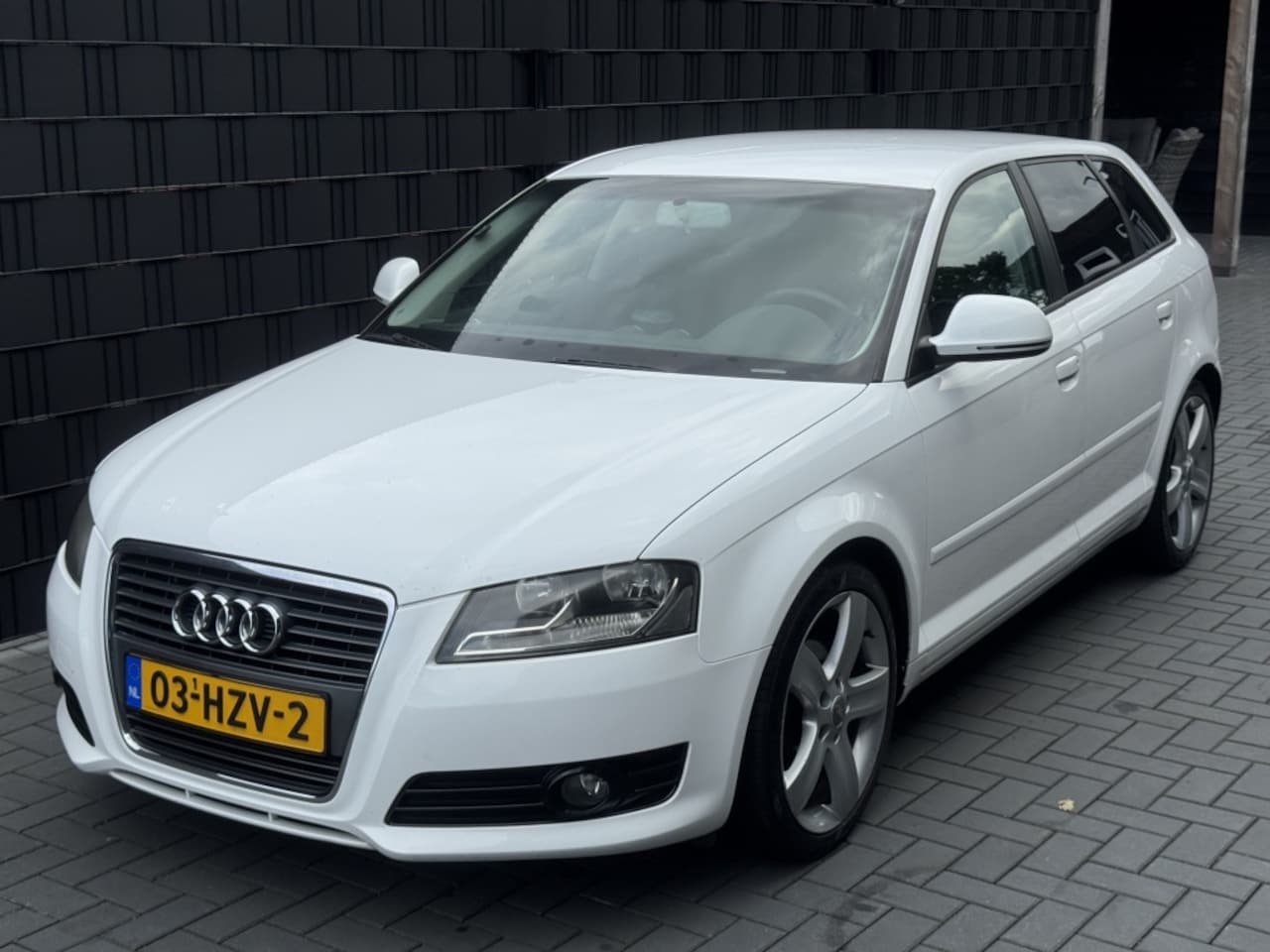 Audi A3 Sportback - 1.8 TFSI Attr. B.E| WIT| DAB+| 18”| TREKHAAK| NAVI| CLIMA - AutoWereld.nl