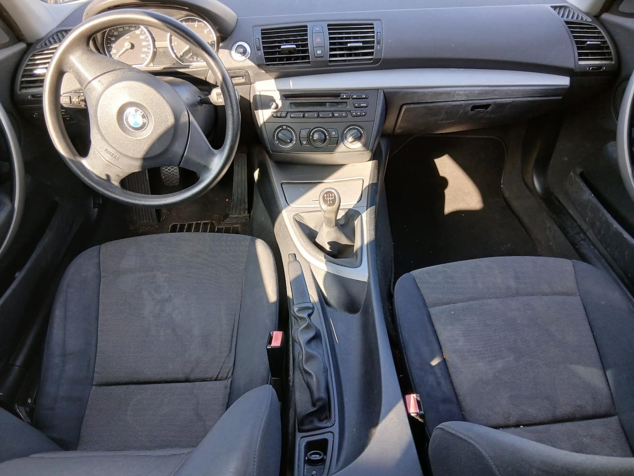 BMW 1-serie - 116i M-Pakket - Airco - NW APK - NAP! - AutoWereld.nl