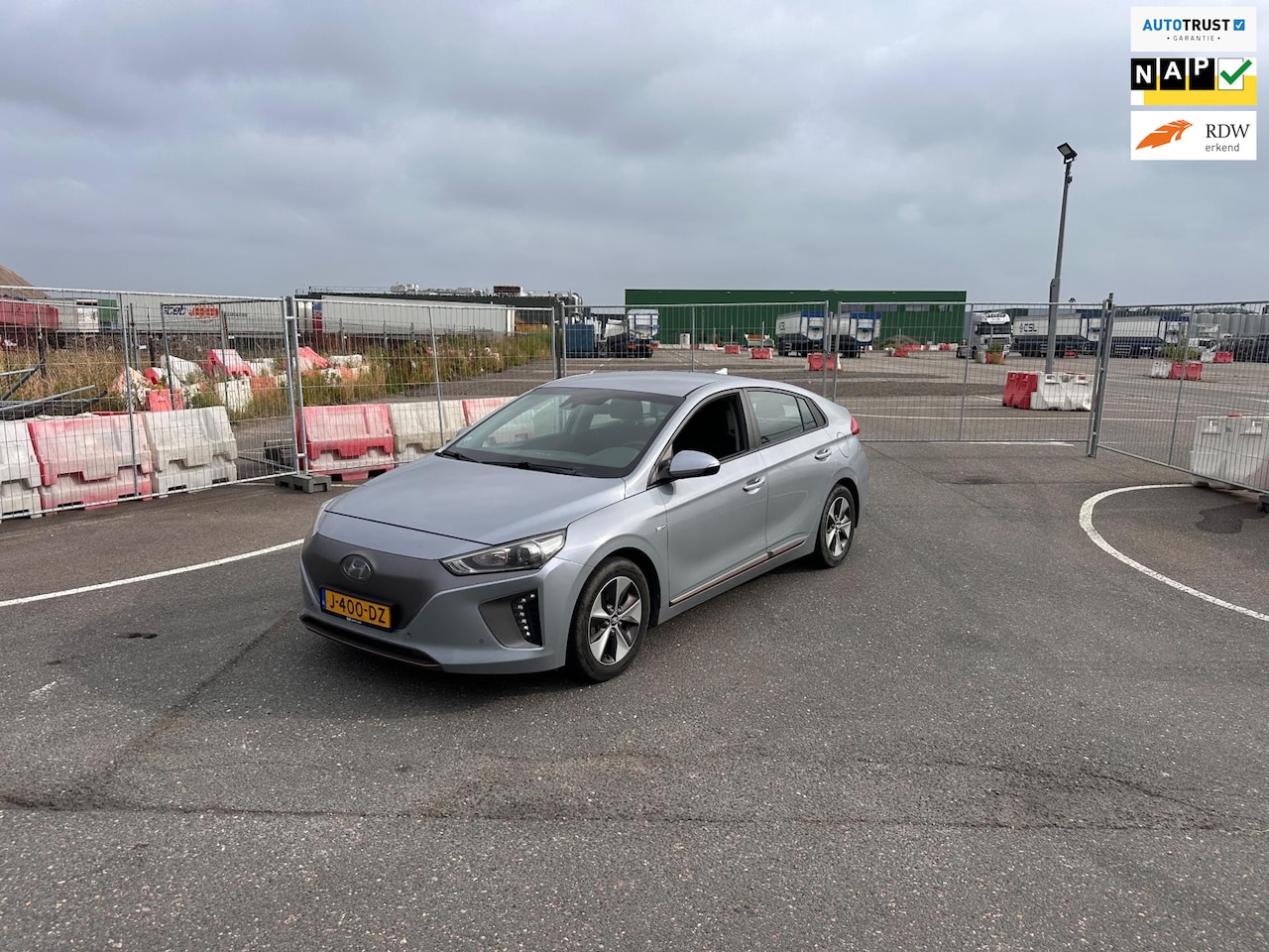 Hyundai IONIQ - Comfort EV Clima.Navi.Camera - AutoWereld.nl