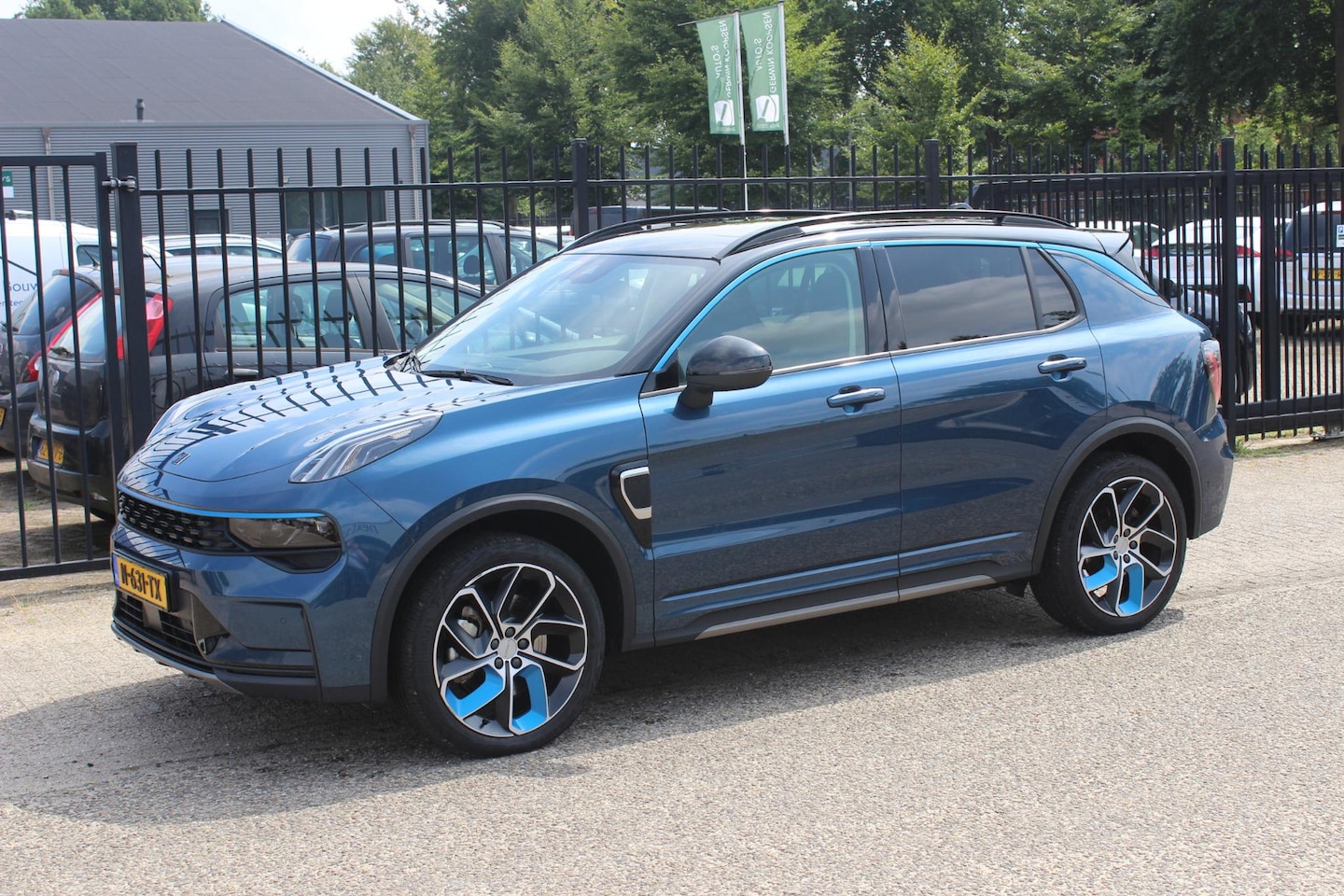 LYNK&CO LYNK & CO 01