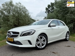 Mercedes-Benz A-klasse - 180 Ambition Automaat | Camera | H-Leder | Navi | Clima | Stoelverwarming |16" Velgen | PD