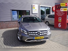 Mercedes-Benz GLA-Klasse - 180 Premium Plus / Stoelverwarming / Achter. camera / Keyless Entry