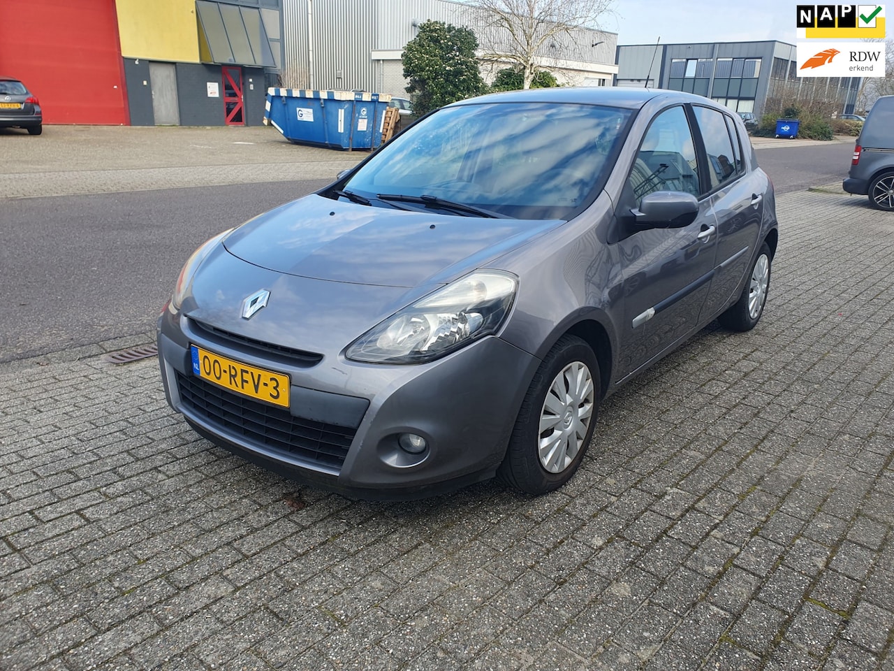 Renault Clio - 1.5 dCi Authentique 1.5 dCi Authentique - AutoWereld.nl