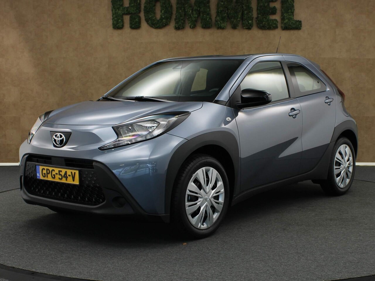 Toyota Aygo X - 1.0 VVT-i MT Business Edition Play - AIRCO - VOORSTOELEN VERWARMD - APPLE CARPLAY/ ANDROID - AutoWereld.nl