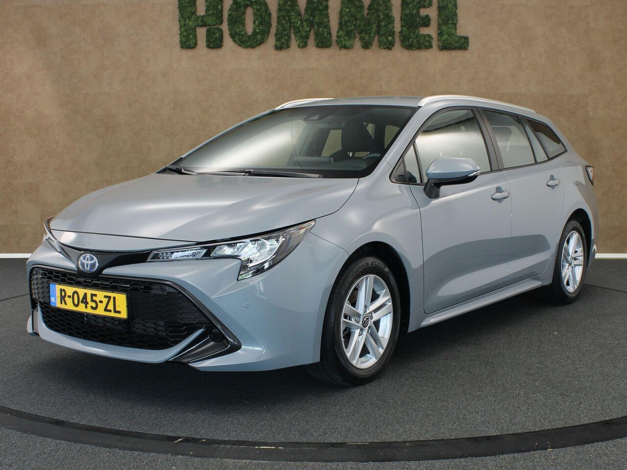 Toyota Corolla Touring Sports - 1.8 Hybrid Active - ORIGINEEL NEDERLANDSE AUTO - PARKEERSENSOREN VOOR EN ACHTER - CRUISE C - AutoWereld.nl