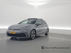 Volkswagen Golf - 1.5 eTSI R-Line | Pano | Camera | IQ. Light | Dodehoekdet. | Carplay & Android Auto | Keyl
