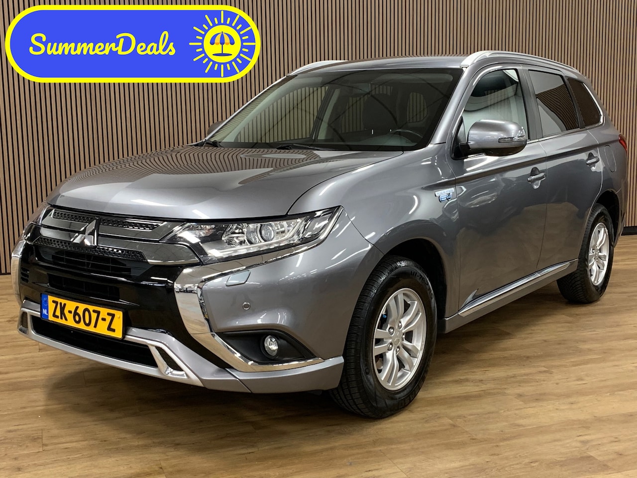 Mitsubishi Outlander - 2.4 PHEV Pure|Camera|Carplay| - AutoWereld.nl