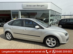 Ford Focus - 1.6-16V Futura, airco, cruisecontrol, nette auto, top onderhouden