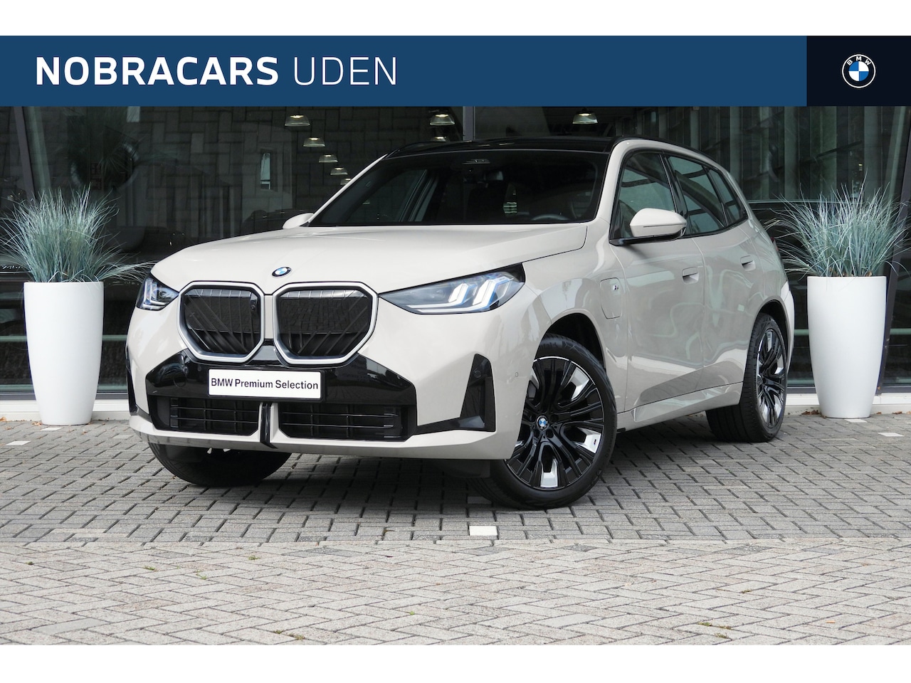 BMW X3 - 30e xDrive M Sport Automaat / Panoramadak / Trekhaak / Sportstoelen / Adaptieve LED / Park - AutoWereld.nl