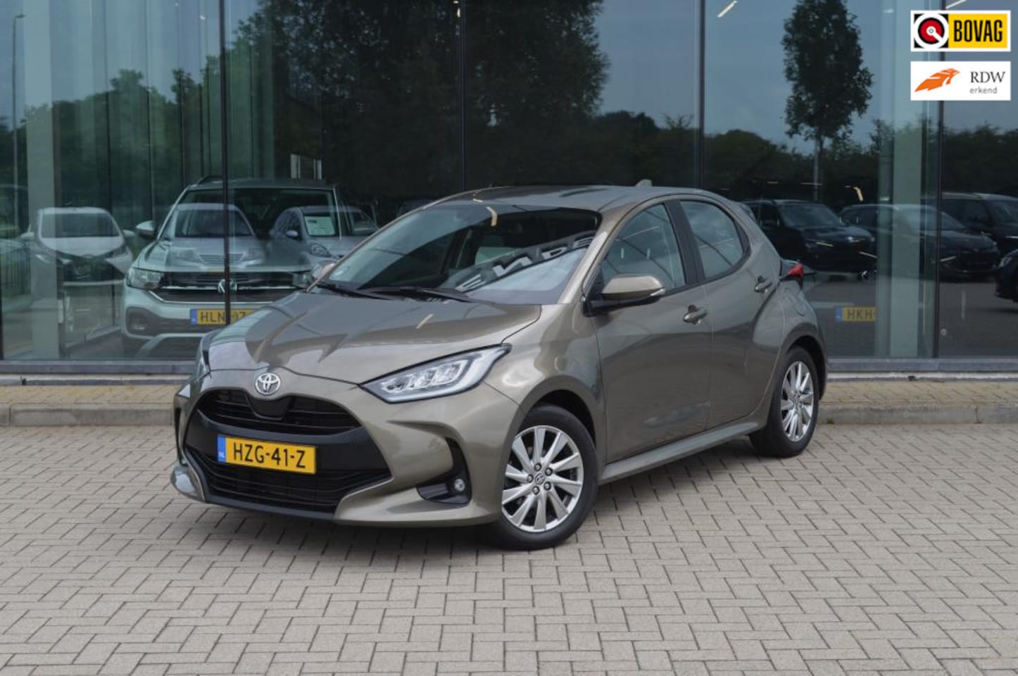Toyota Yaris - 1.5 VVT-i Dynamic | Verwarmde voorstoelen | Verwarmd stuurwiel | Led - AutoWereld.nl