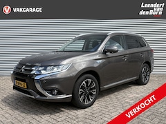 Mitsubishi Outlander - 2.0 PHEV Prestige+ AUTOMAAT | Trekhaak | Navigatie | Cruise | 360 Camera | Elektrisch vers