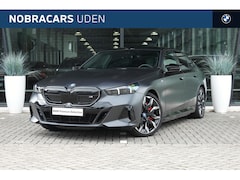 BMW i5 - M60 xDrive / Panoramadak / Adaptief onderstel professional / Trekhaak / Bowers & Wilkins /
