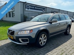 Volvo XC70 - 2.4 D5 Momentum AUTOMAAT|NAVI|PDC|STOELVW|TREKHAAK