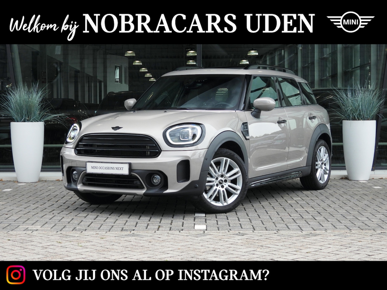 MINI Countryman - Cooper Classic Automaat / Panoramadak / Achteruitrijcamera / LED / Head-Up / Park Assistan - AutoWereld.nl