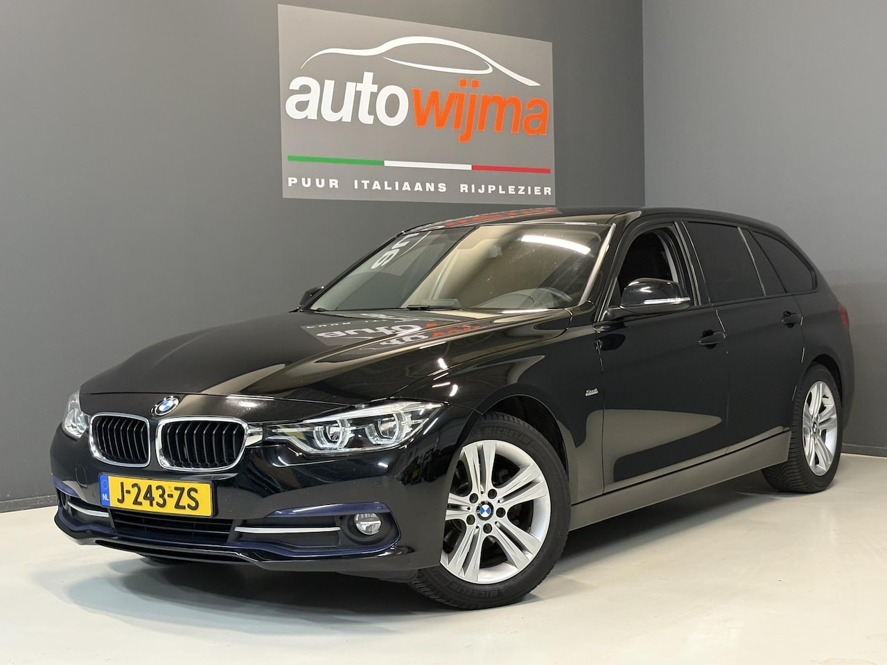 BMW 3-serie Touring - 318i Sport Line Sport Line - AutoWereld.nl