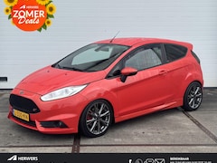 Ford Fiesta - 1.6 ST2 - ST-line 215PK / Airco Climate Control / 17" LMV / Cruise Control / Verlaging set