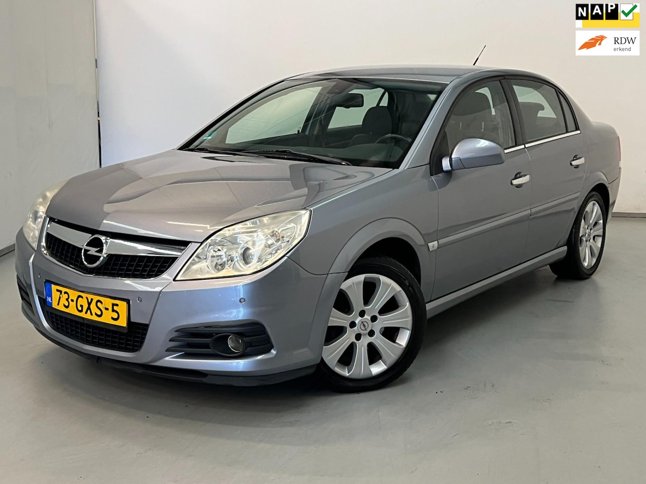 Opel Vectra - 1.8-16V Executive / Export / Leder / Xenon / Trekhaak - AutoWereld.nl