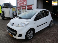Peugeot 107 - 1.0-12V Millesim 200