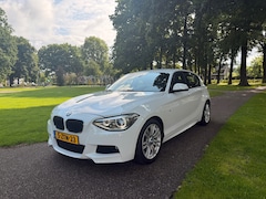 BMW 1-serie - 116i M-sport-Binnen en buiten 2015