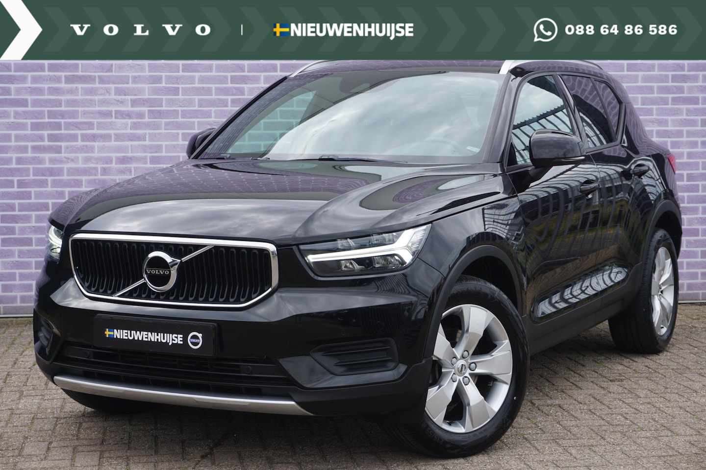 Volvo XC40 - 1.5 T3 Momentum Pro | Panorama-schuifdak | Camera | Harman Kardon | LED Koplampen | Zwarte - AutoWereld.nl