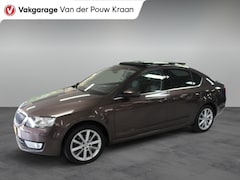 Skoda Octavia - 1.0 TSI Greentech Ambition Business Panodak / Trekhaak