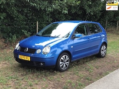 Volkswagen Polo - 1.4-16V Athene, met cruise / all-season banden