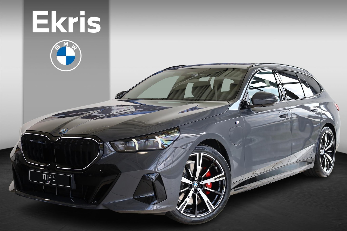 BMW 5-serie Touring - 530e | M Sportpakket Pro | Individual lak | Innovation Pack - AutoWereld.nl
