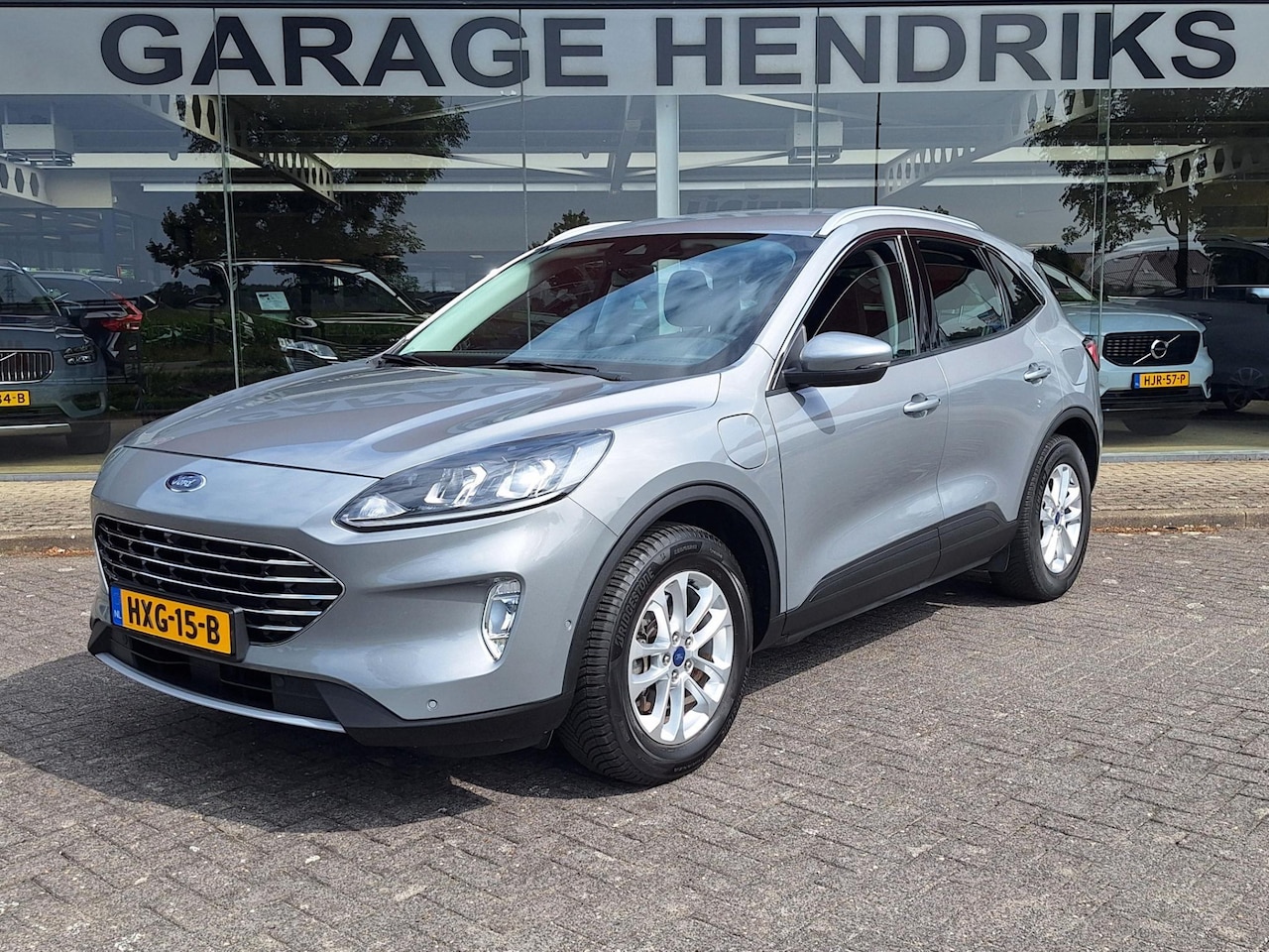 Ford Kuga - 2.5 PHEV Titanium | Trekhaak 1500kg | Adaptive CC | Climate | Auto Park | occasion - AutoWereld.nl