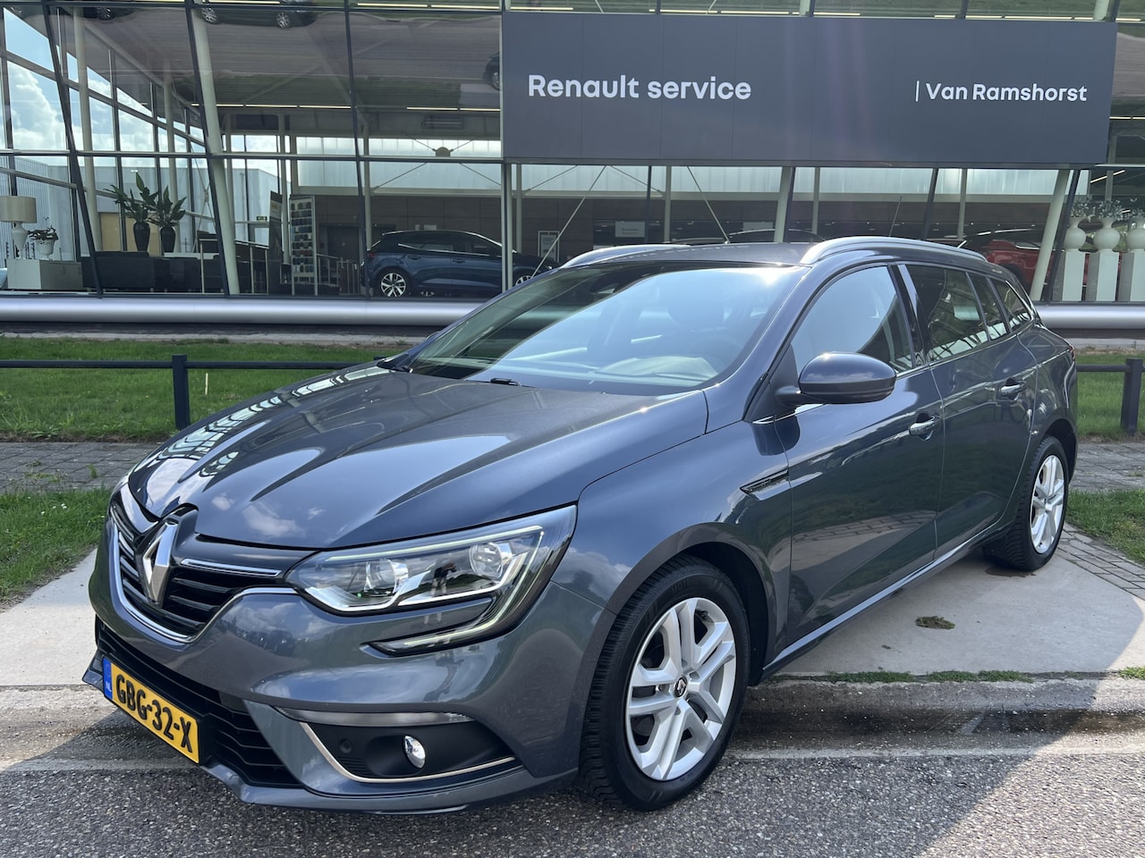 Renault Mégane Estate - 1.5 Blue dCi Business / Automaat / Cruise / Parkeersensoren V+A / Applecarplay - Androidau - AutoWereld.nl