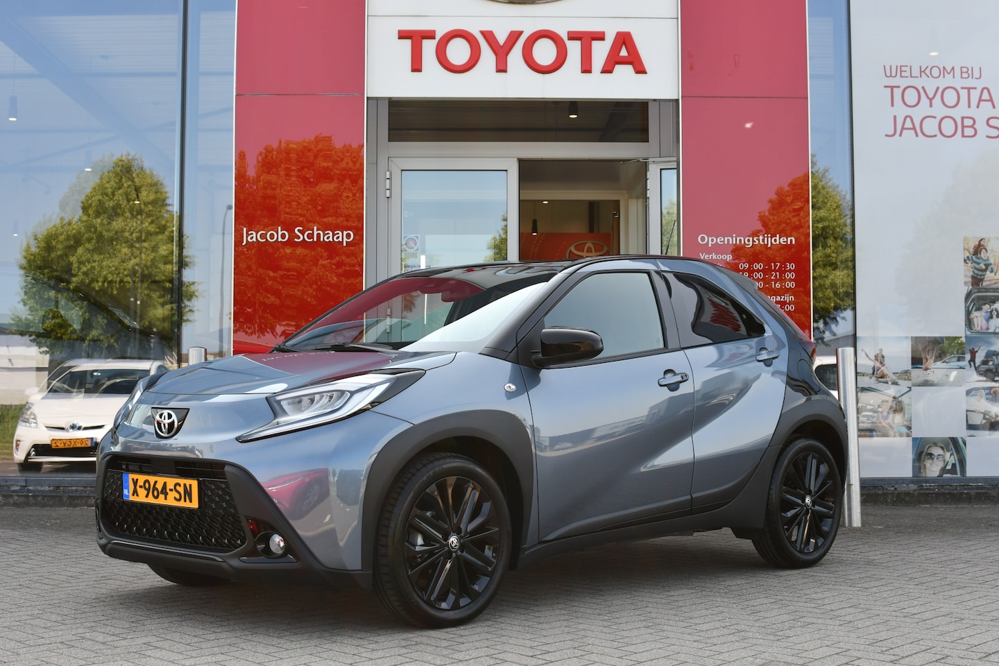 Toyota Aygo X - 1.0 VVT-i S-CVT Premium Automaat 72pk | Keyless | JBL-audio | Cloud Navigatie | LED-koplam - AutoWereld.nl