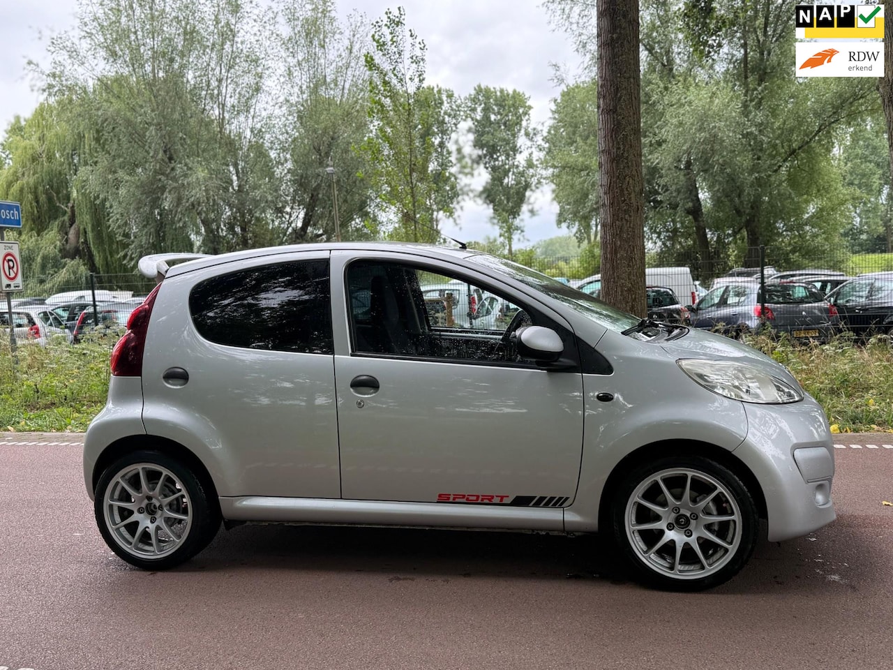 Peugeot 107 - 1.0 Access Accent AIRCO!5DEURS!SPORT!APK!KOOPJE! - AutoWereld.nl