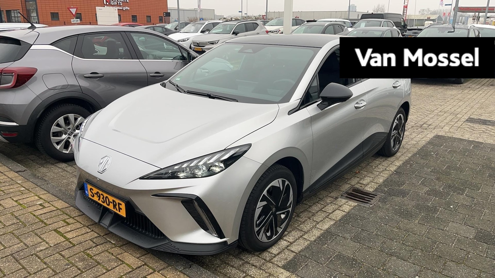 MG MG4 Electric - Luxury 64 kWh - AutoWereld.nl