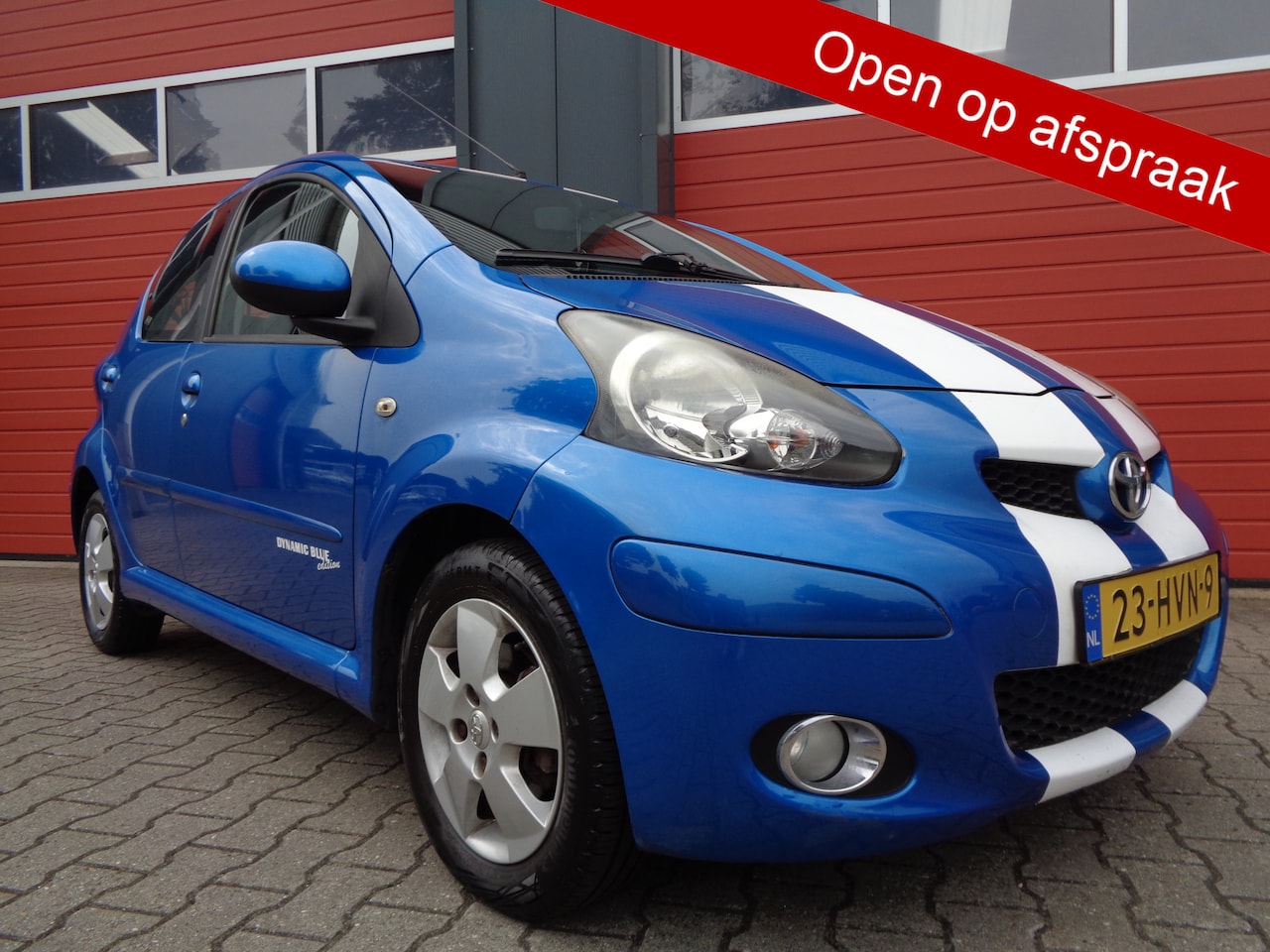 Toyota Aygo - 1.0-12V Dynamic Blue Airco 5DRS LMV 93DKm NAP NL-AUTO 1E-Eigenaar - AutoWereld.nl