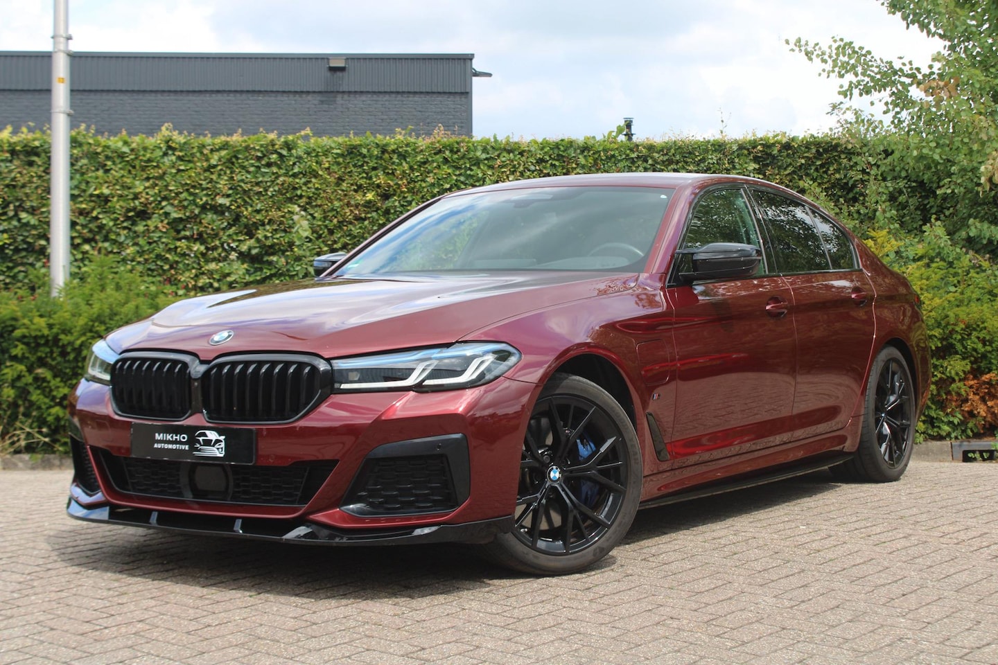 BMW 5-serie - 545e xDrive | Individual | Laser | Bowers & Wilkins Diamond | 4wielsturing | ACC | 360 Cam - AutoWereld.nl