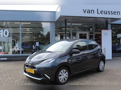 Toyota Aygo - 1.0 VVT-i X-FUN ALL-SEASON EL-RAMEN AIRCO CENTRALE PORTIERVERGR. BLUETOOTH