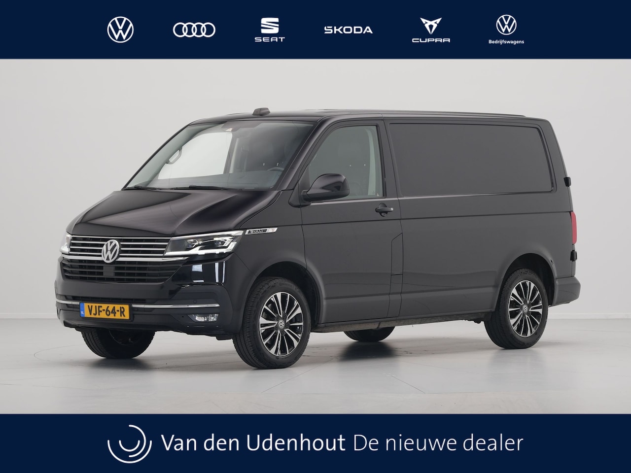 Volkswagen Transporter - 2.0 TDI 150pk DSG L1H1 28 Bulli Navigatie Leder Led Acc Pdc Carplay - AutoWereld.nl