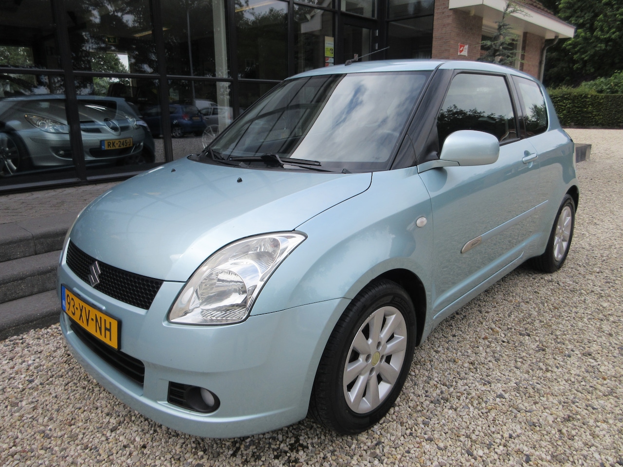 Suzuki Swift - 1.3 navigatie airco - AutoWereld.nl