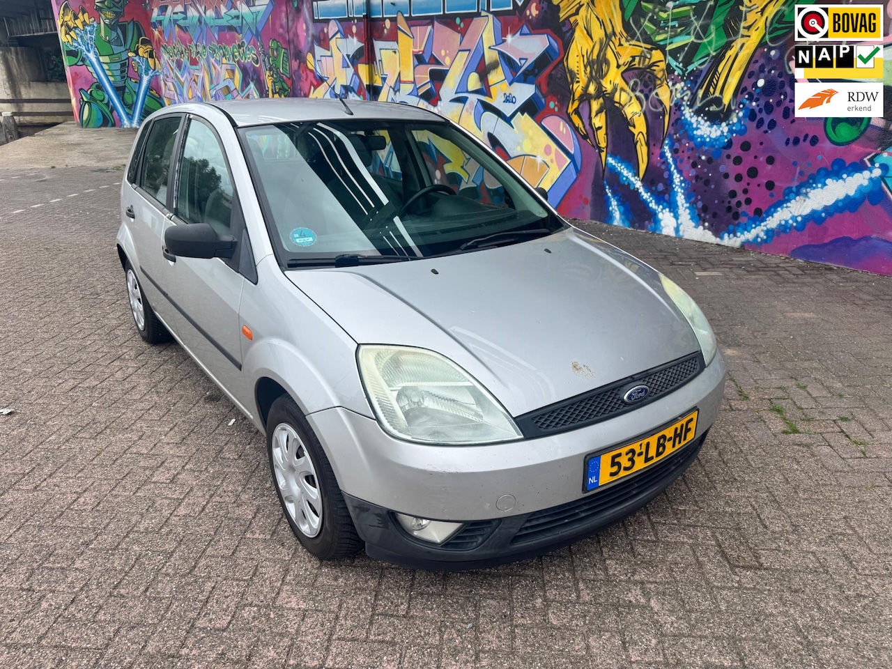 Ford Fiesta - 1.3 Ambiente 5 deurs goed rijdende auto lekker zuinig en betaalbaar in maandelijkse lasten - AutoWereld.nl